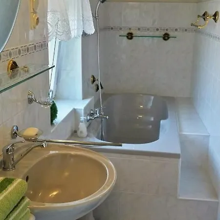 Chata Zvonecek *